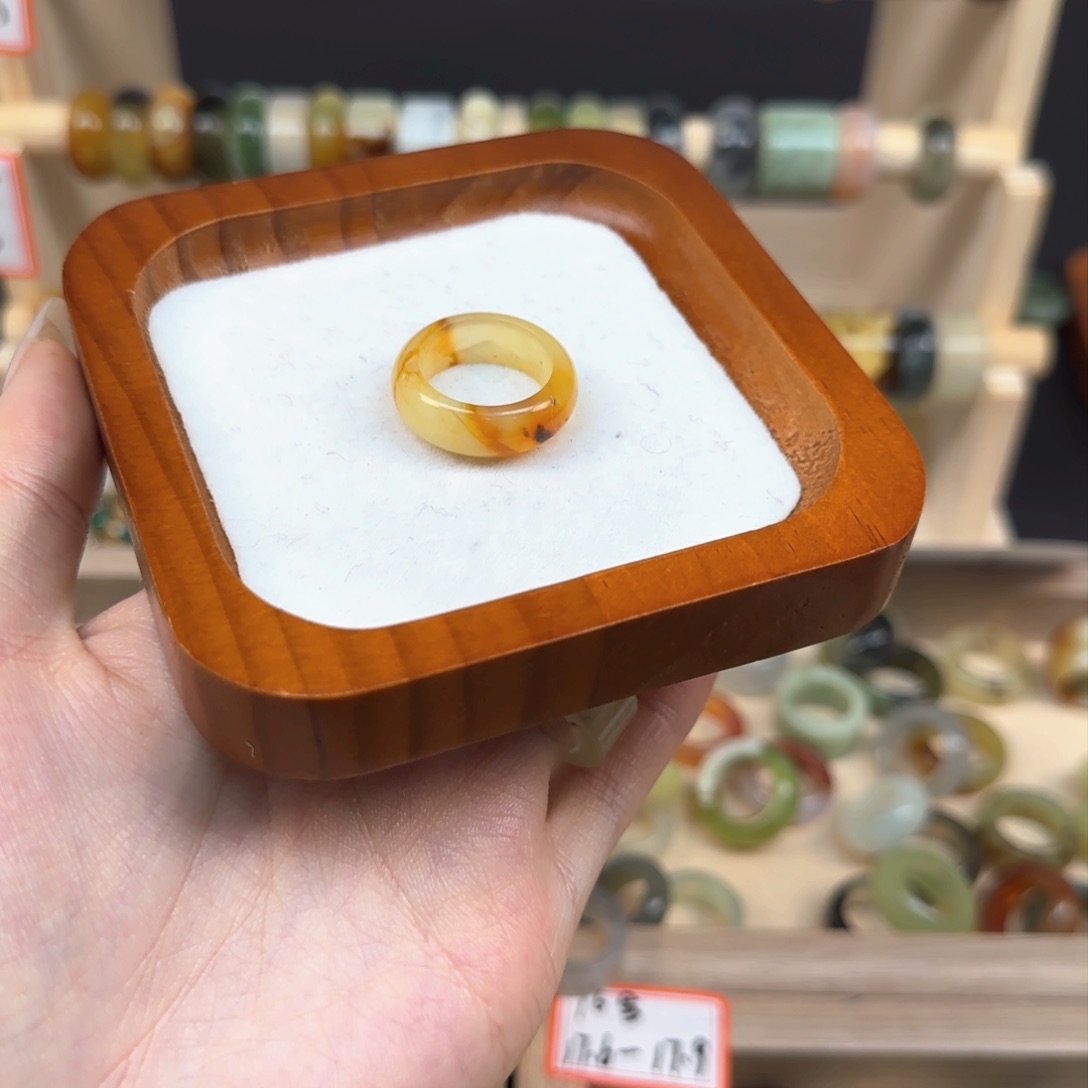 蛇纹石玉岫玉戒指内径18合金北****待