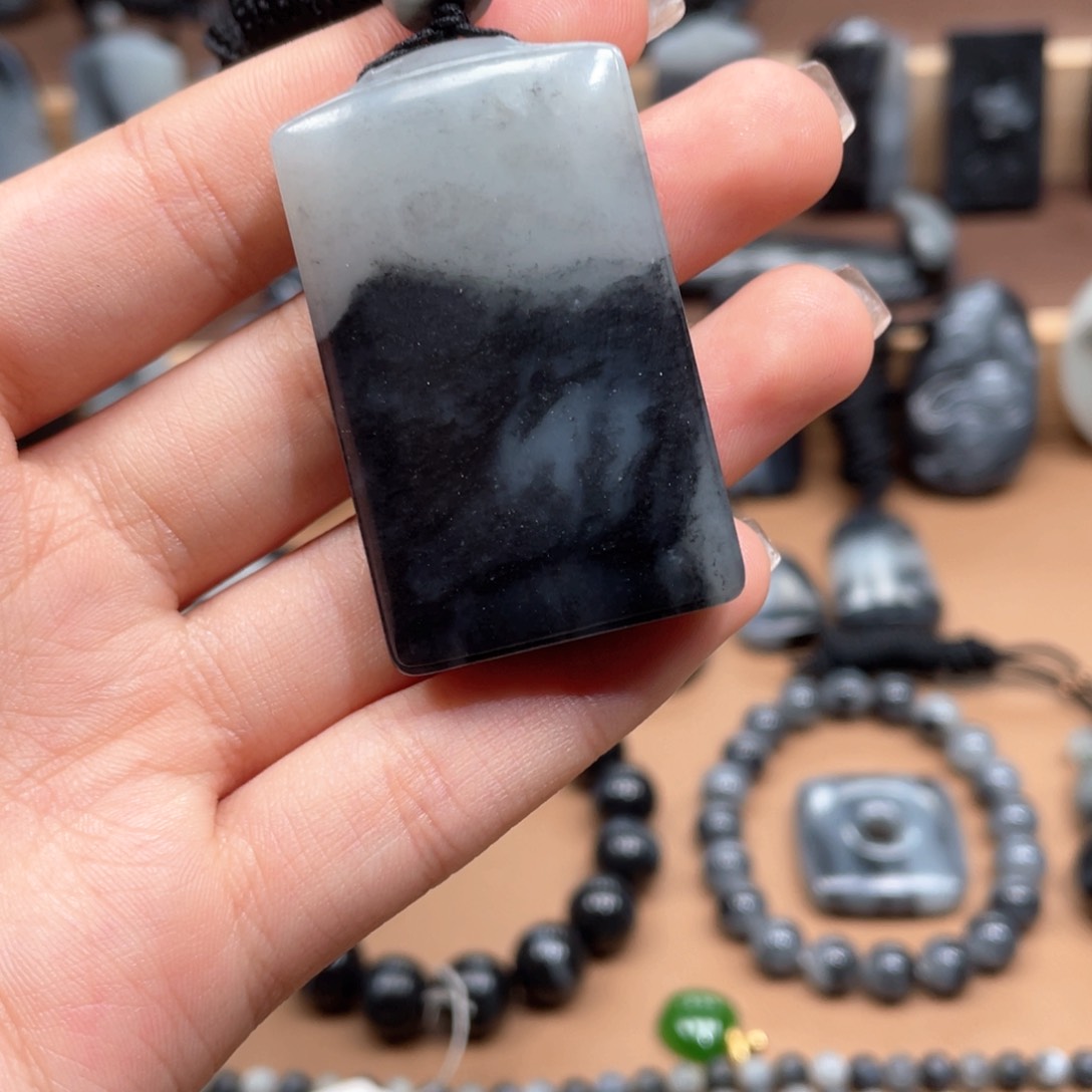 和田玉未镶嵌颈饰和田玉青花无事牌