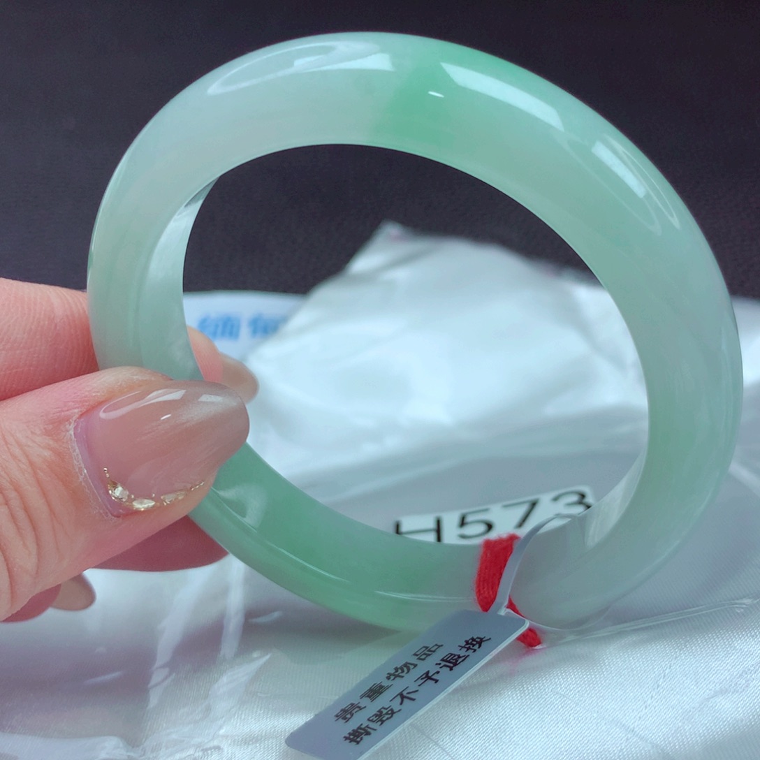 翡翠手镯未镶嵌手镯88