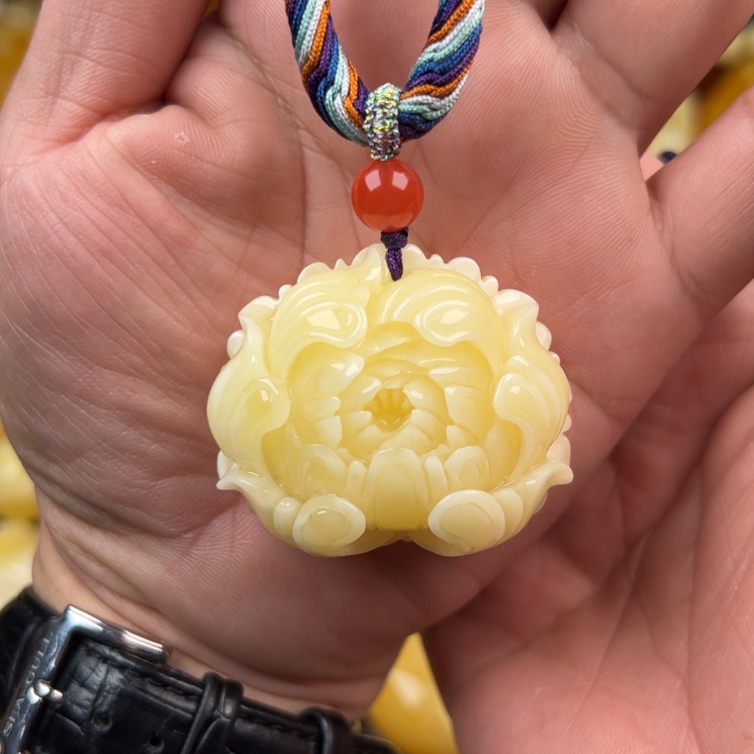 琥珀颈饰未镶嵌纯天然蜜蜡