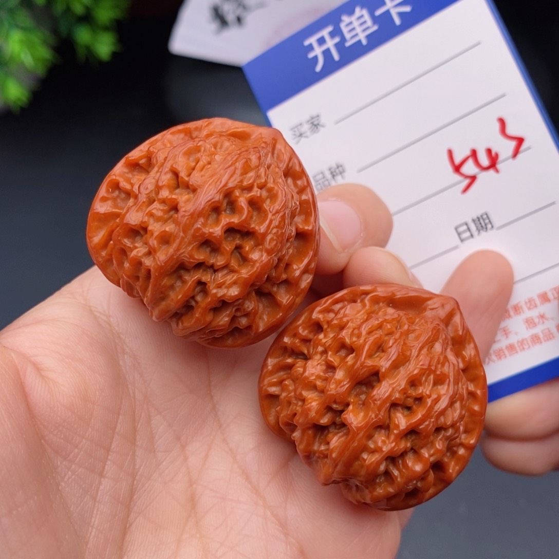 文玩核桃把件38金牛543