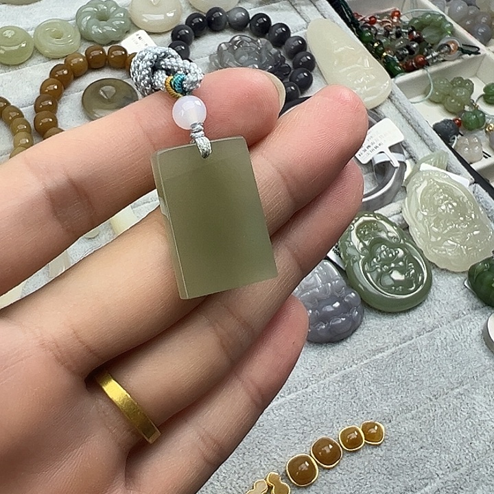 和田玉未镶嵌珠宝半成品