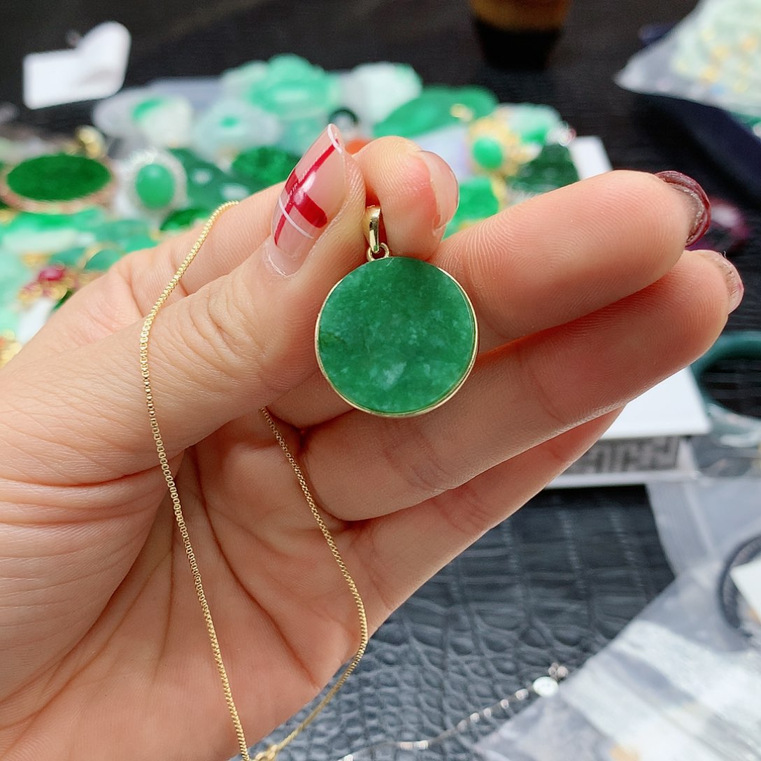 【闪购商品】翡翠吊坠(赠链)银S925镶嵌