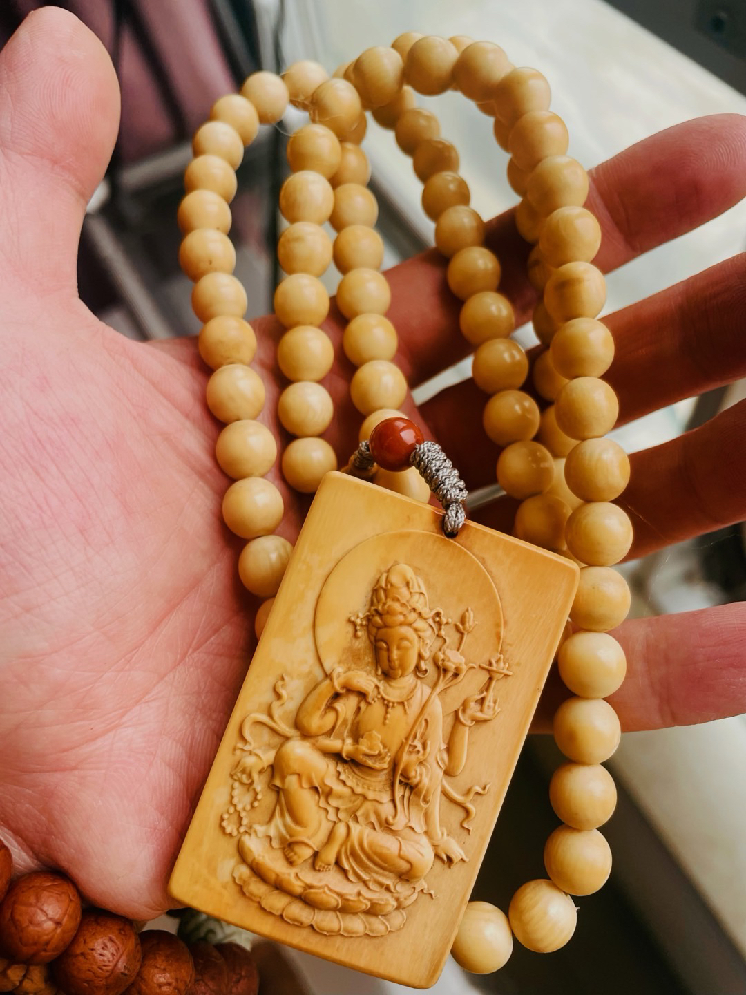 高级白链子长毛牌子