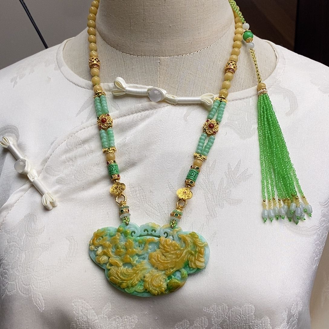 翡翠颈饰未镶嵌天然