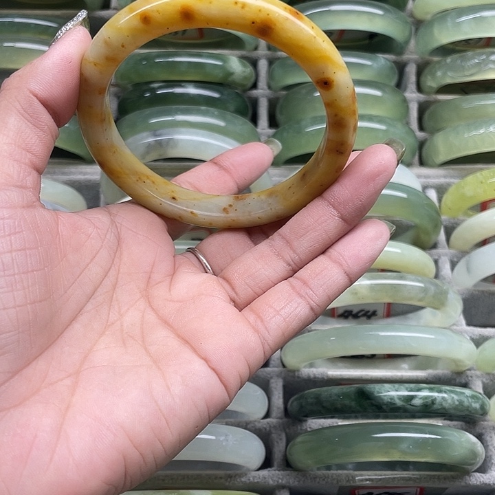 蛇纹石玉未镶嵌手镯474