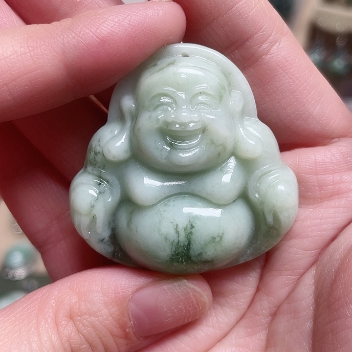透闪石-蛇纹石玉颈饰未镶嵌