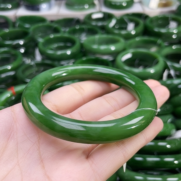 未镶嵌手镯和田玉（碧玉）