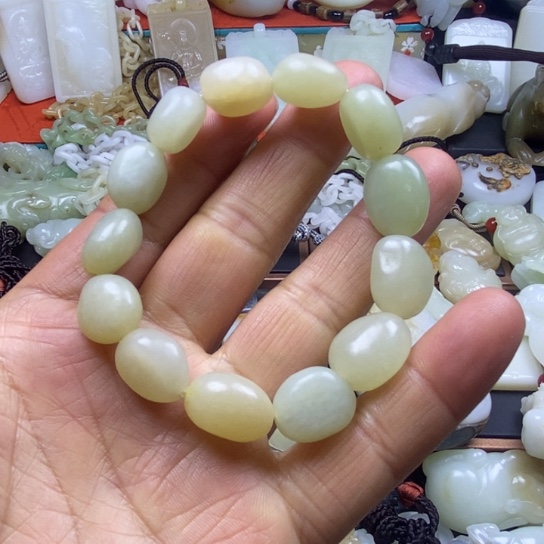 颈饰未镶嵌和田玉