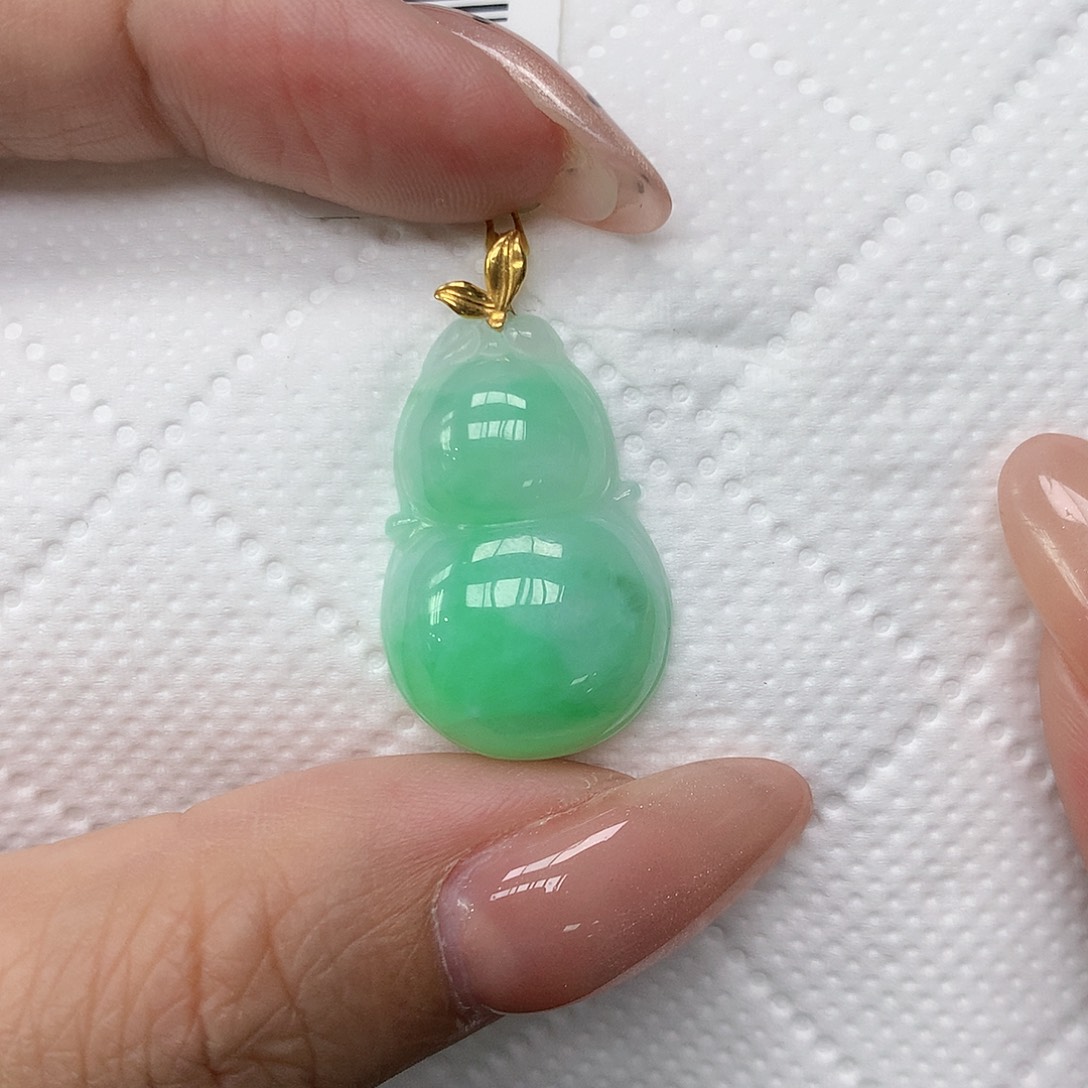 颈饰18K金镶嵌翡翠