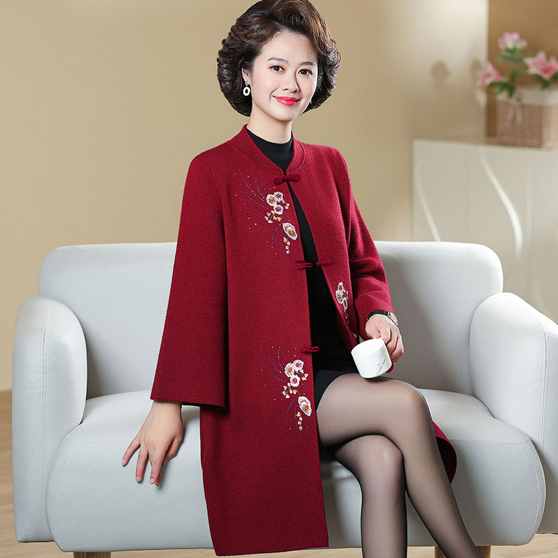 妈妈秋冬加厚国风中长款针织大衣气质中老年女婚宴礼服绣花外套