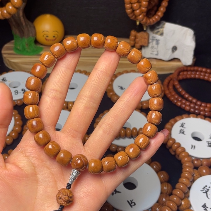 *****桃核把件10.8尺寸龙纹老型手持