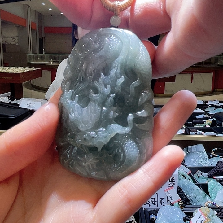 翡翠颈饰未镶嵌一个