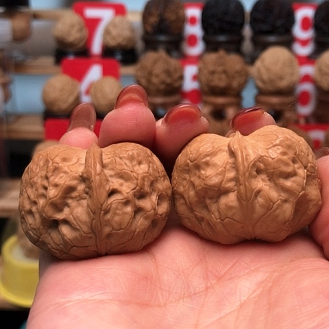 文玩核桃把件云南塔核桃