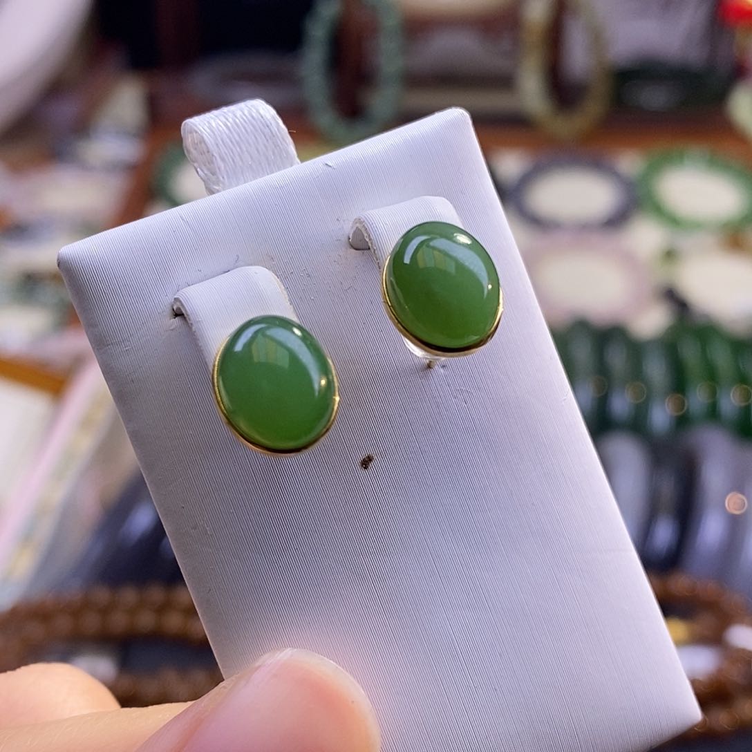 颈饰未镶嵌和田玉毕业级老坑料碧玉苹果绿18.k耳钉