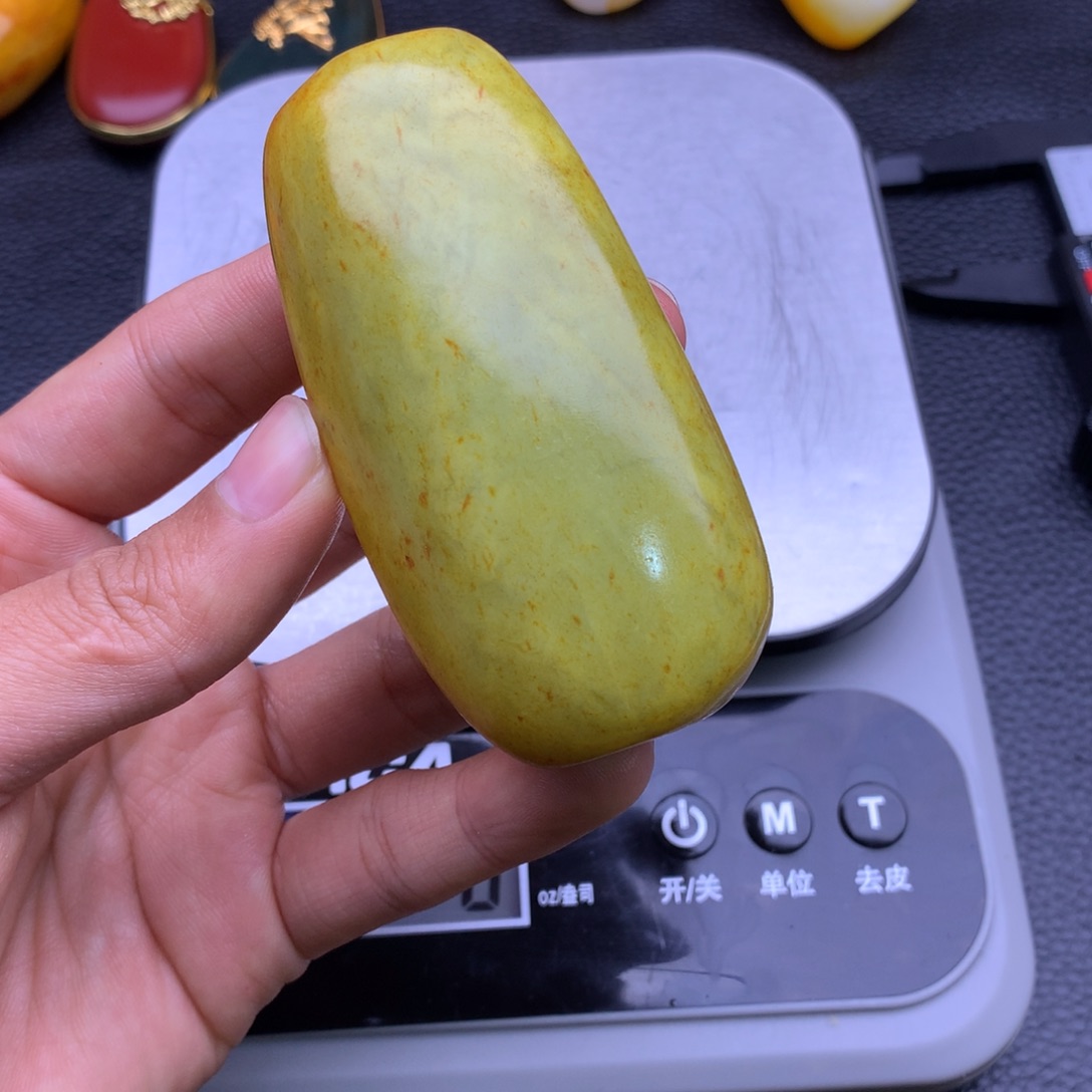 和田玉颈饰足铂镶嵌