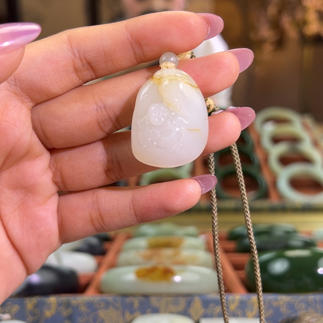 和田玉（白玉）未镶嵌颈饰弥勒佛