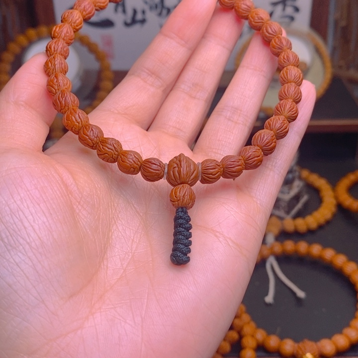 王***K桃核手串龙文桃核