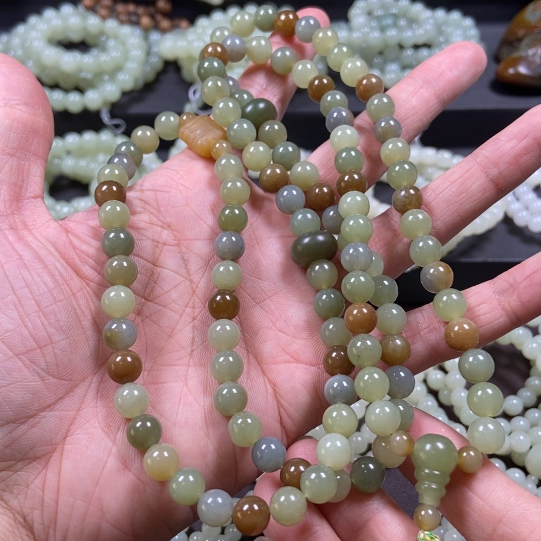 兴***姐和田玉未镶嵌挂件