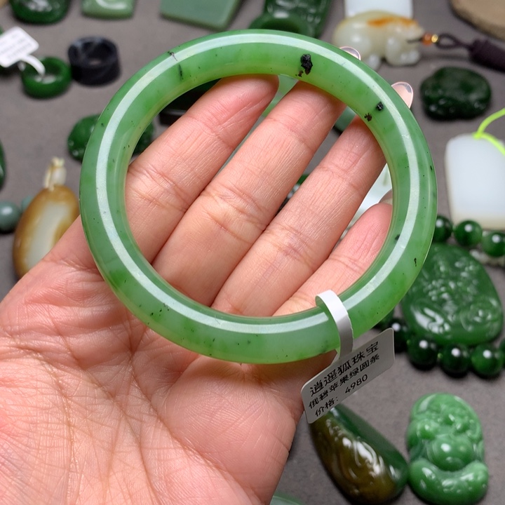 和田玉未镶嵌手镯