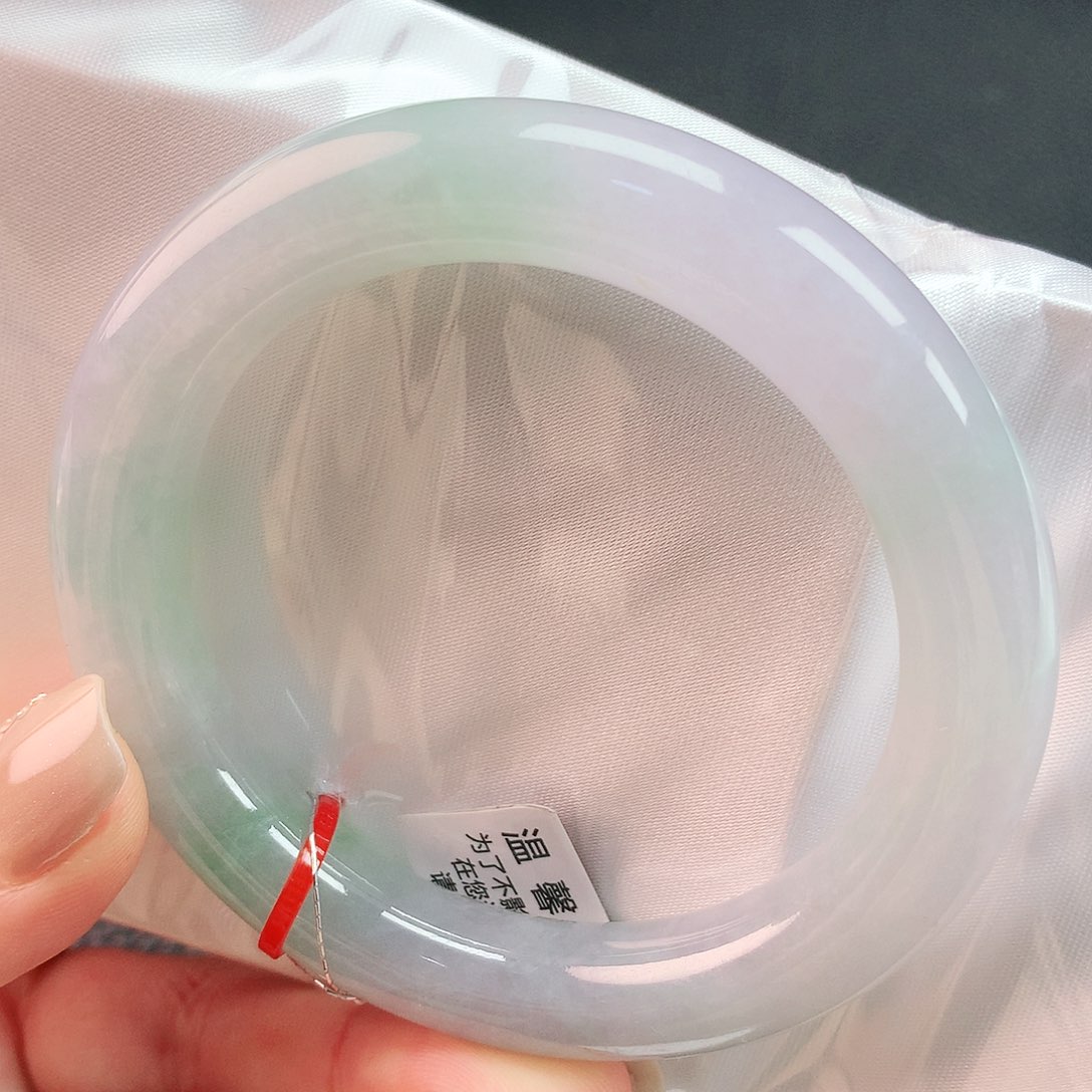 翡翠手镯未镶嵌54圈