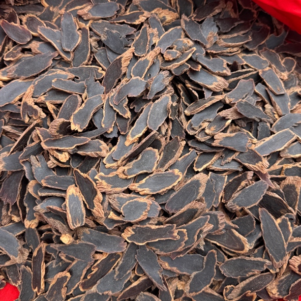 中缅农品   金边黑参斜片