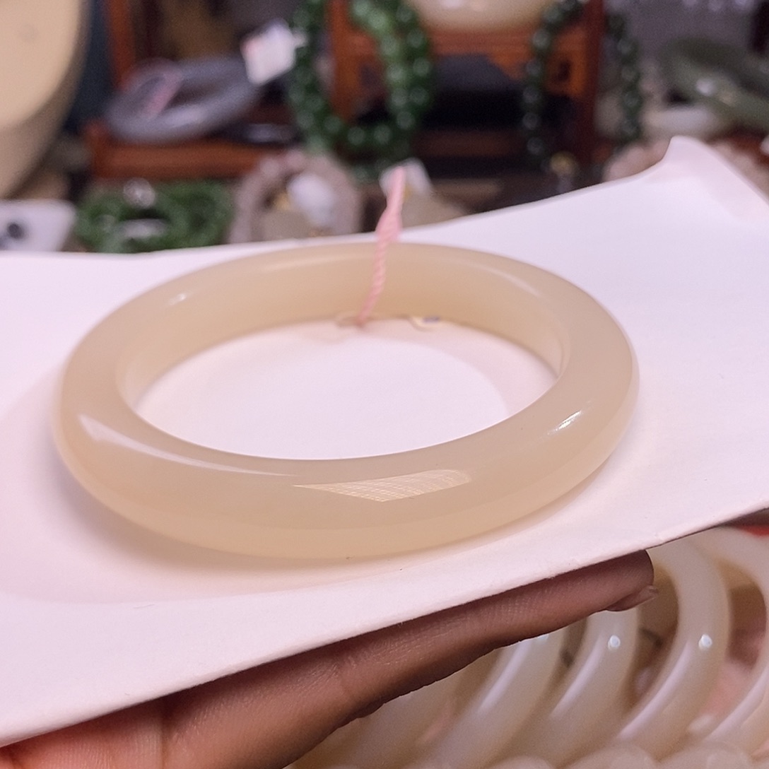 和田玉藕粉老熟料老料收藏手镯57.5圈未镶嵌