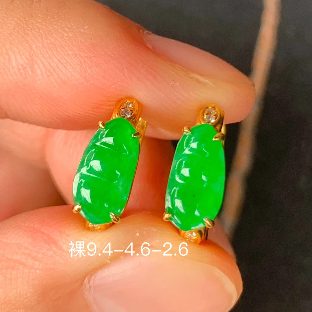 高冰阳绿福豆天然翡翠耳饰 镶嵌精致