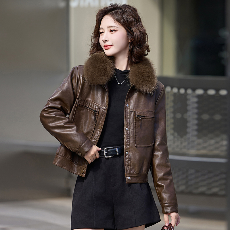 【秋冬焕新】海宁棕色毛领加绒短款皮衣，解锁酷飒保暖双重时尚风格