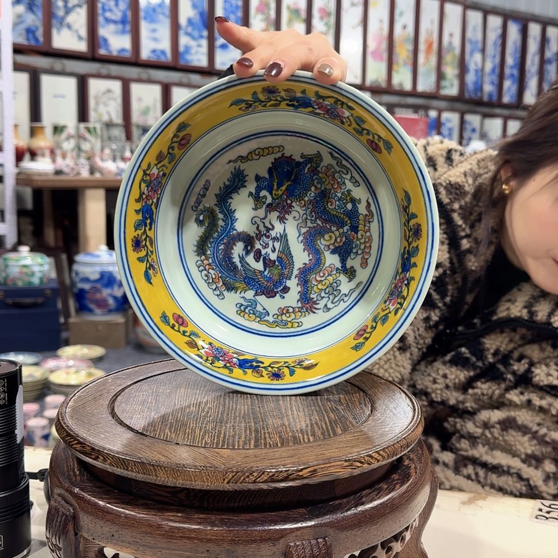 摆件瓷////景德镇陶瓷瓷器。