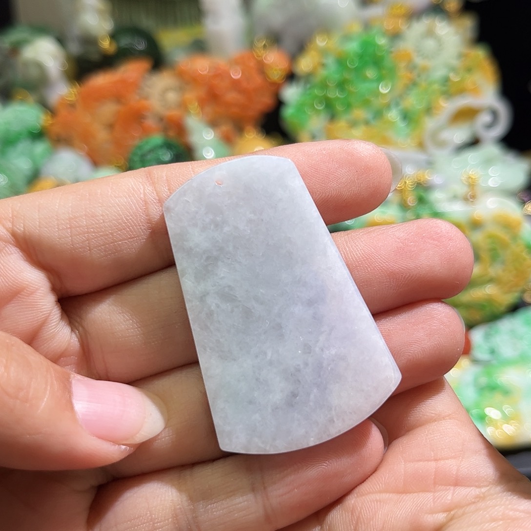 翡翠未镶嵌颈饰待编织
