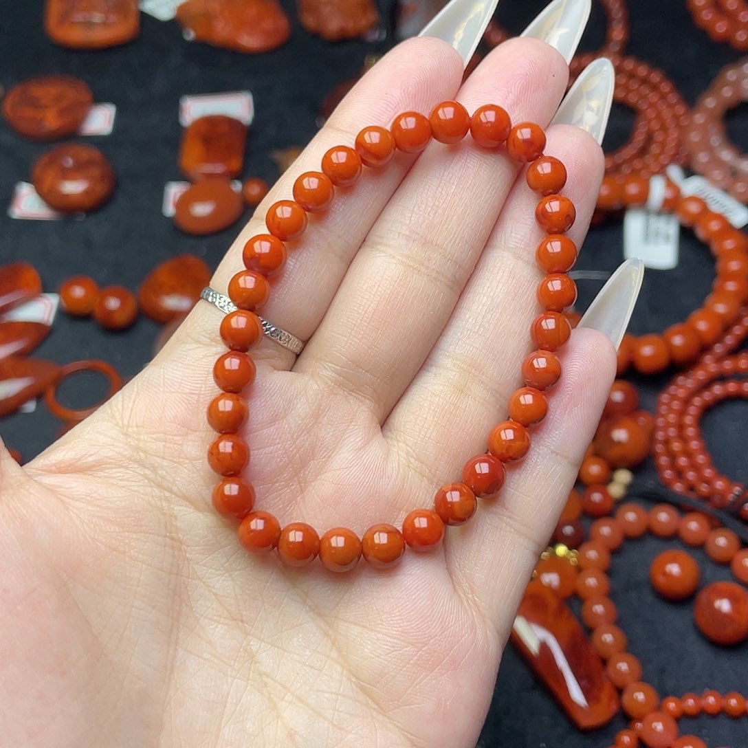 浮***梦南红玛瑙未镶嵌手串原矿南红满色满肉卡6单圈