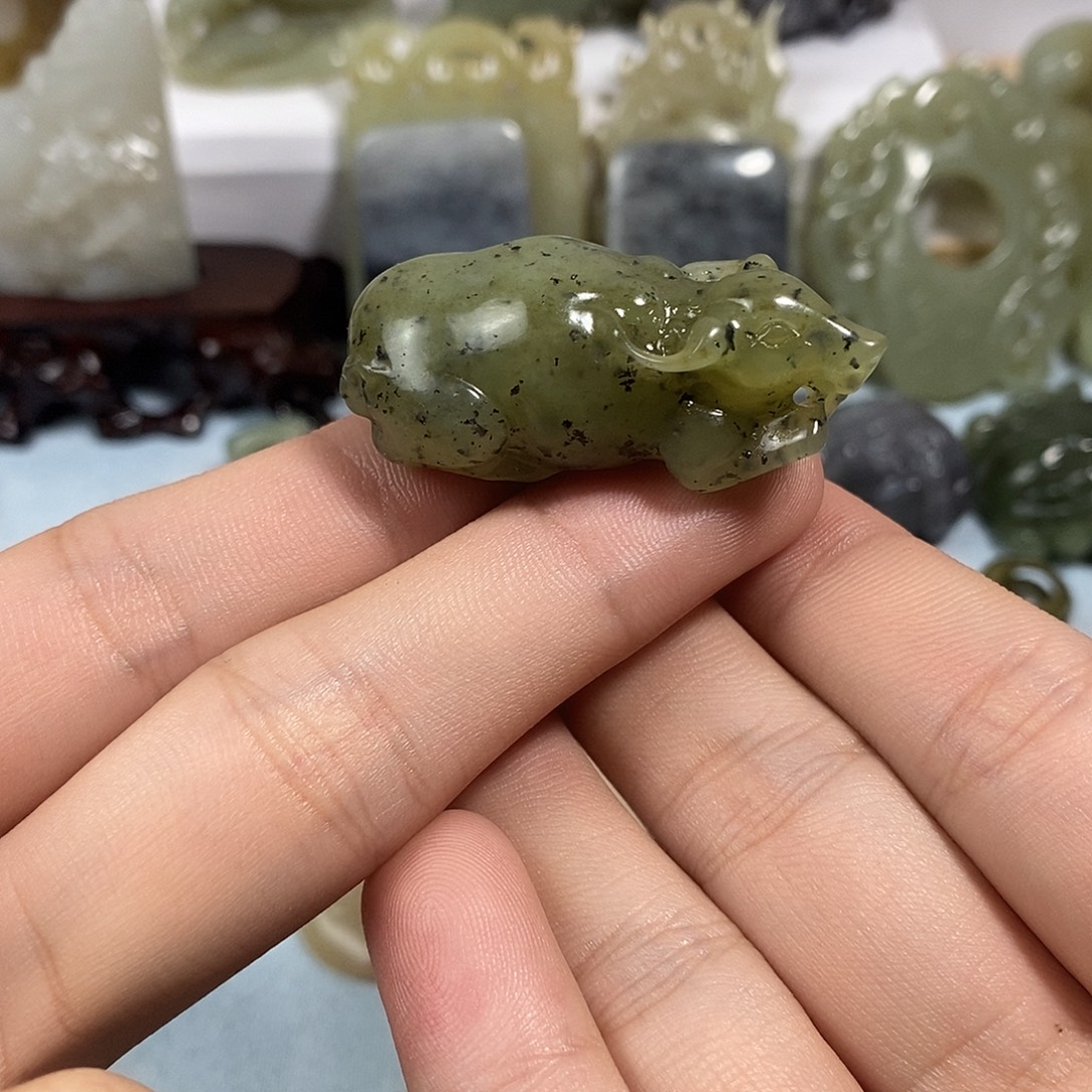 和田玉未镶嵌挂件