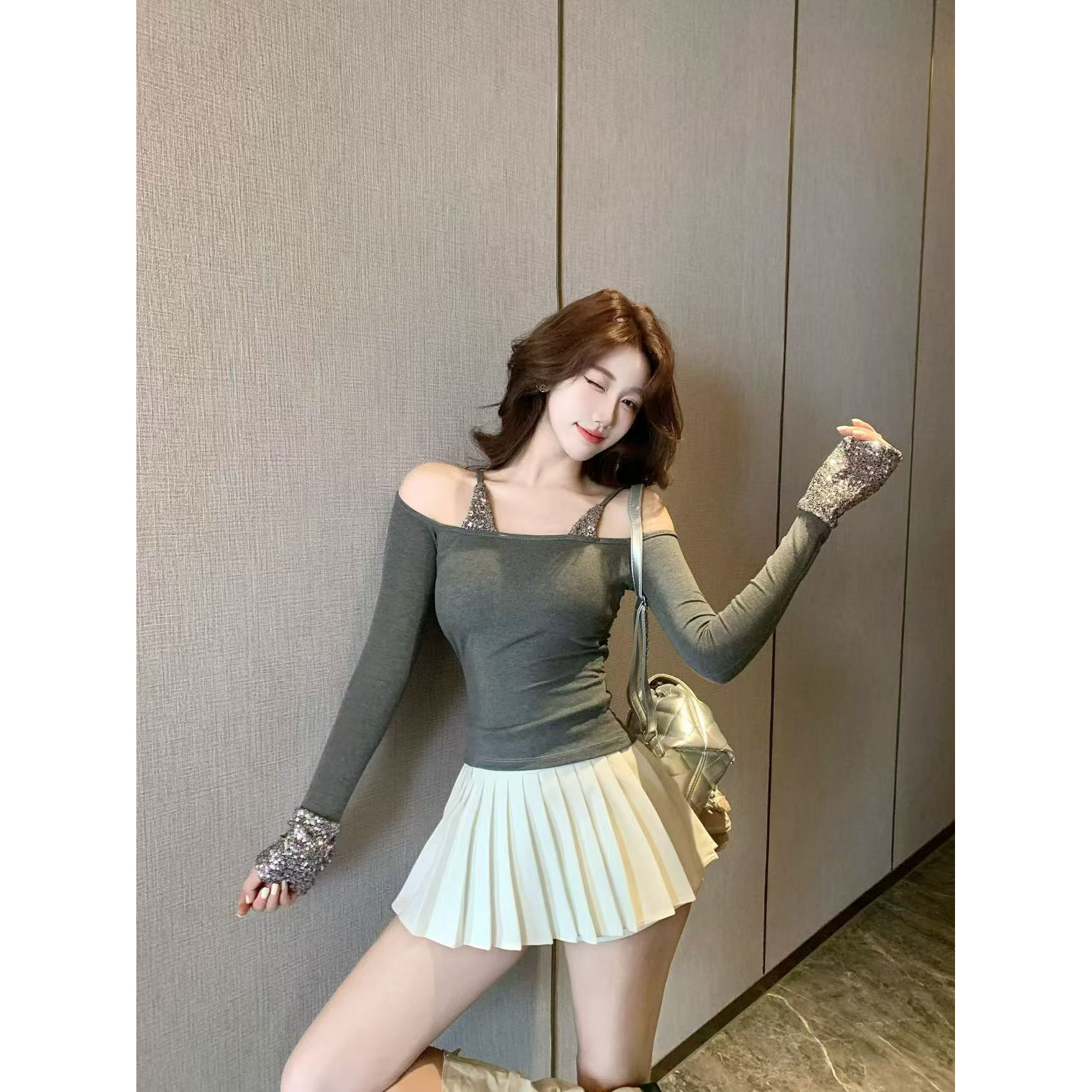 圣诞跨年新款修身型纯欲风辣妹长袖假两件性感款