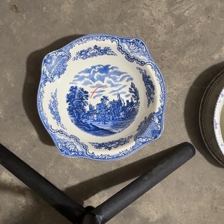 蓝城堡8寸面碗微瑕疵