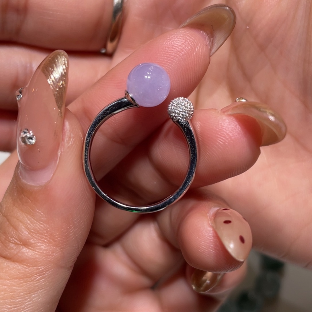 颈饰18K金镶嵌翡翠戒指