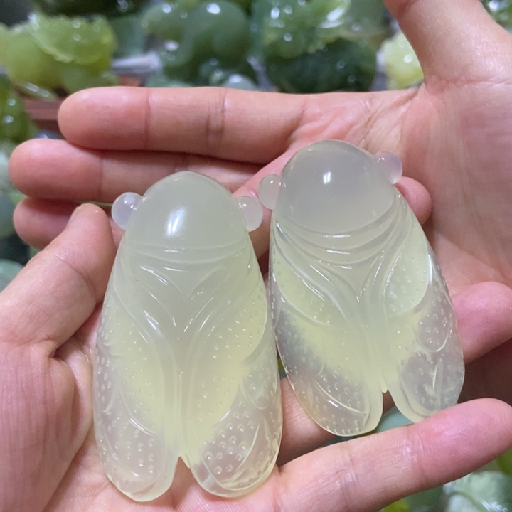 【闪购商品】未镶嵌蛇纹石玉把件盛**年