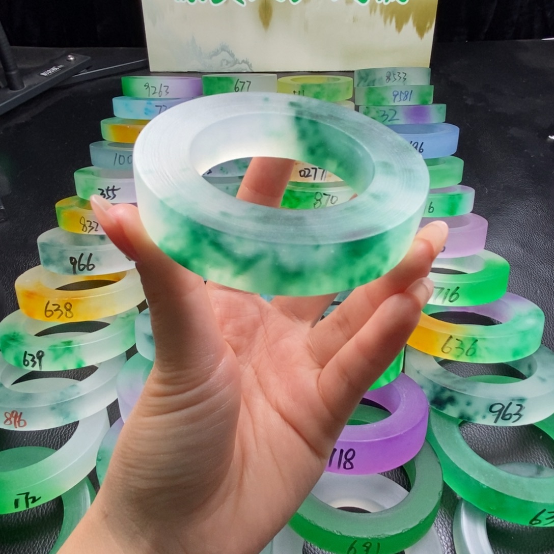 弘***硕玉独龙翠百搭手镯