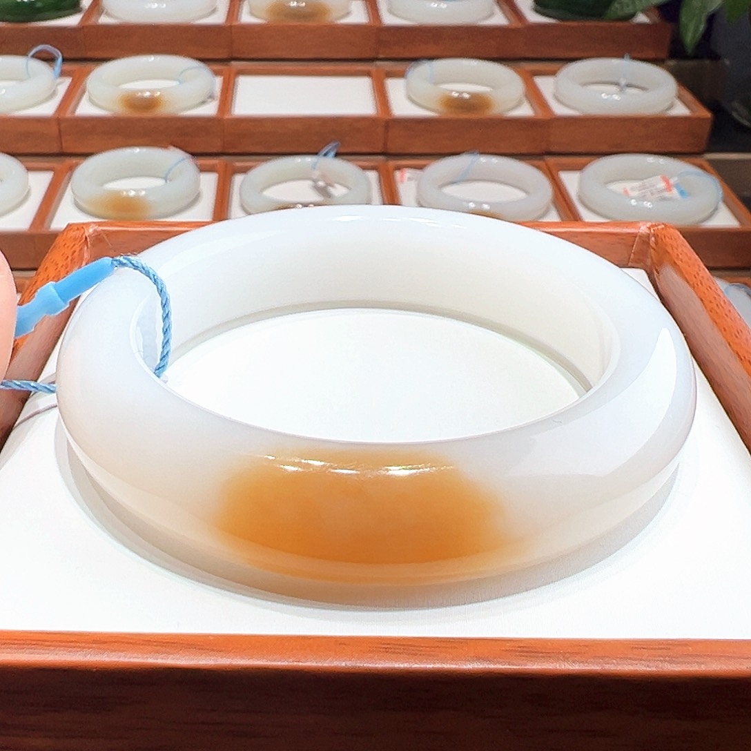 和田玉手镯5556未镶嵌