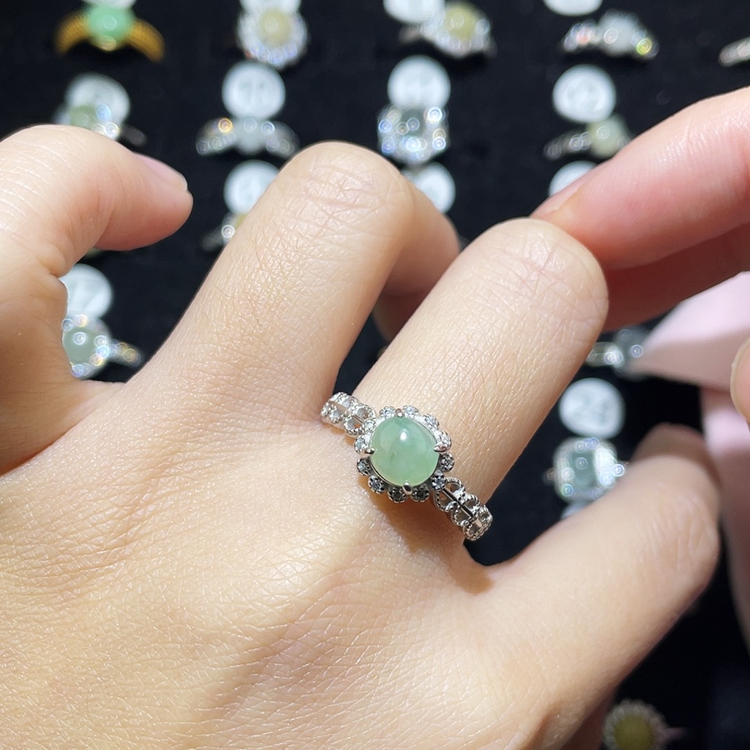 翡翠未镶嵌戒指戒指