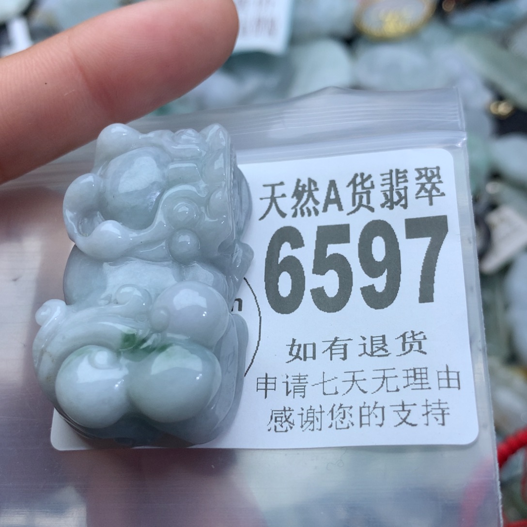 翡翠颈饰未镶嵌6597。
