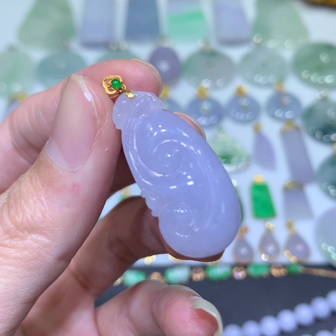 翡翠吊坠(不含链)18K金镶嵌