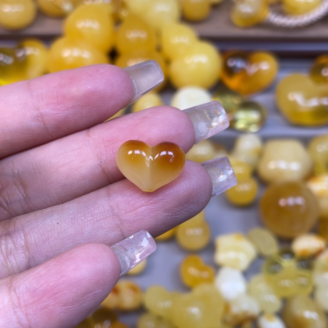 琥珀未镶嵌珠宝奇石