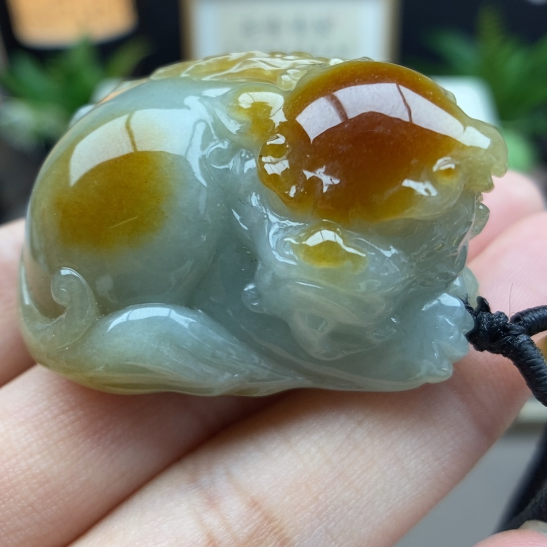 翡翠未镶嵌颈饰吊坠