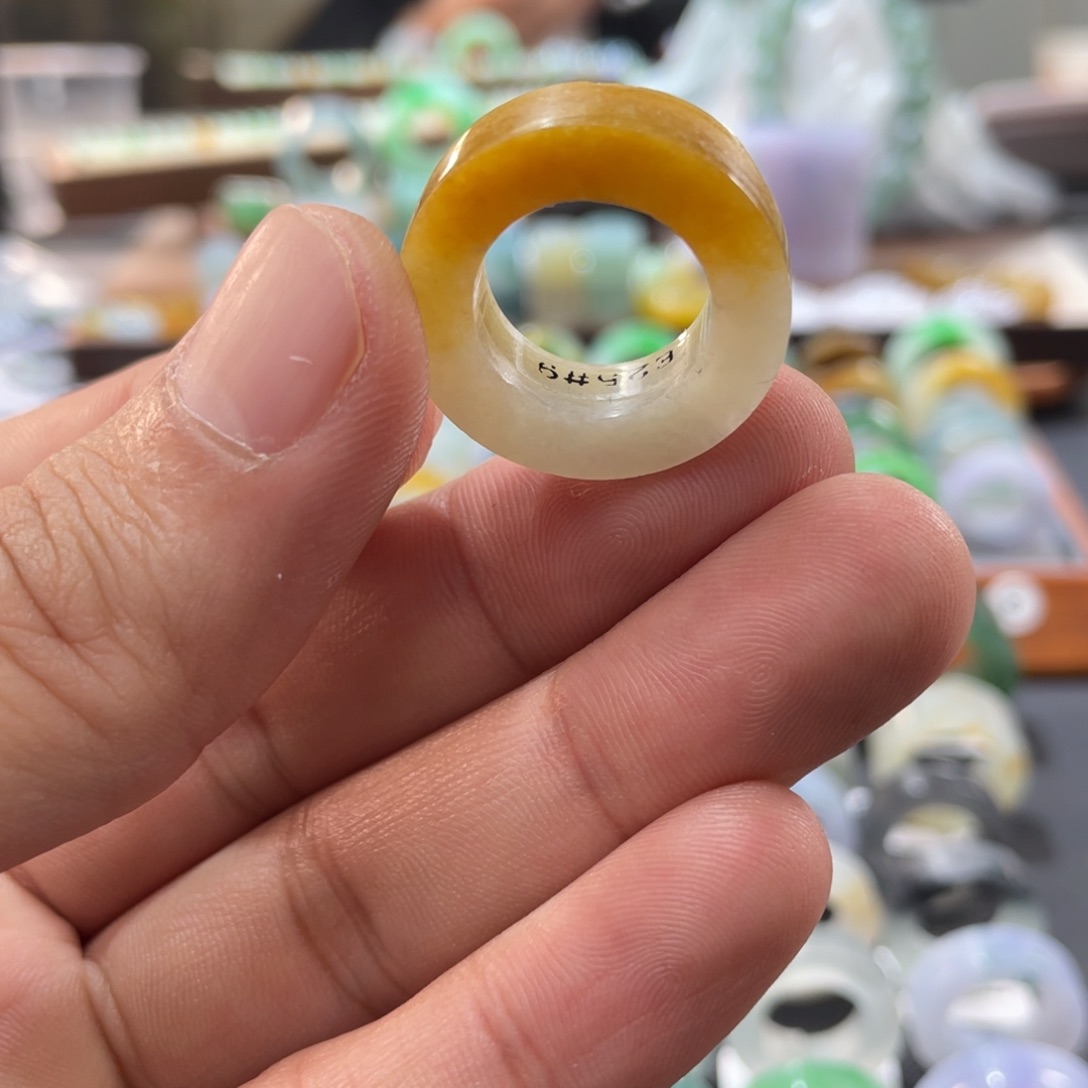 定制翡翠未镶嵌圈口9-15