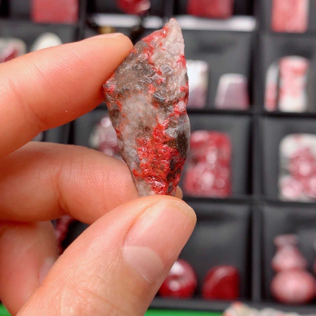 天然辰砂天然毛石