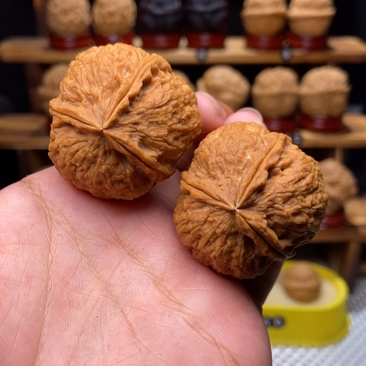 文玩核桃吊坠铁锤三棱24