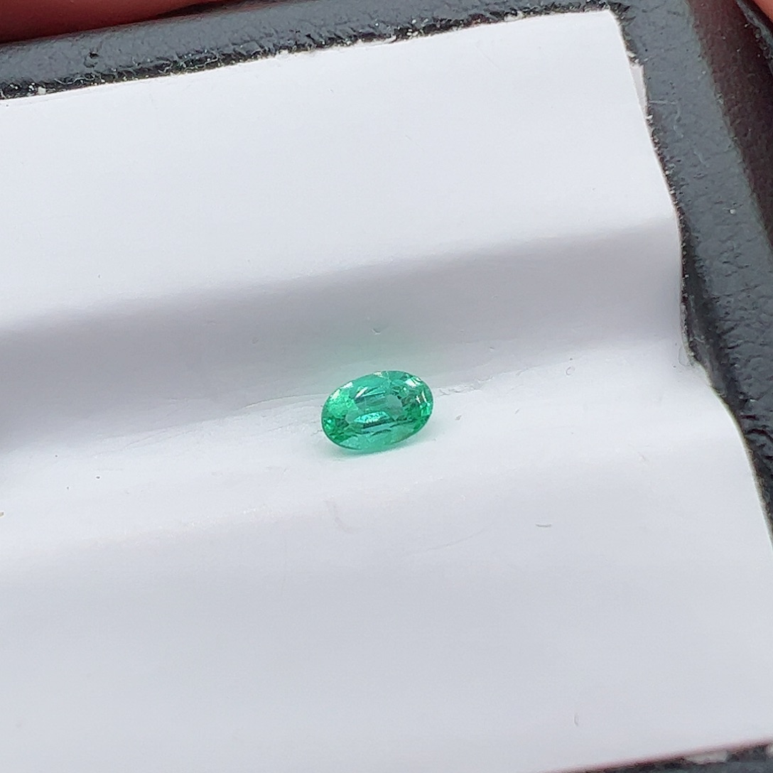 祖母绿裸石未镶嵌0.32克拉