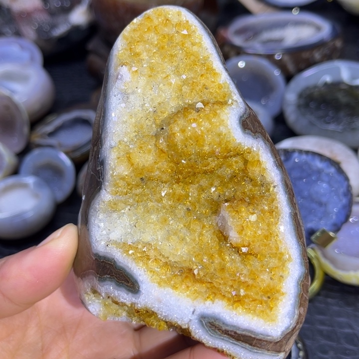 未镶嵌水晶珠宝半成品