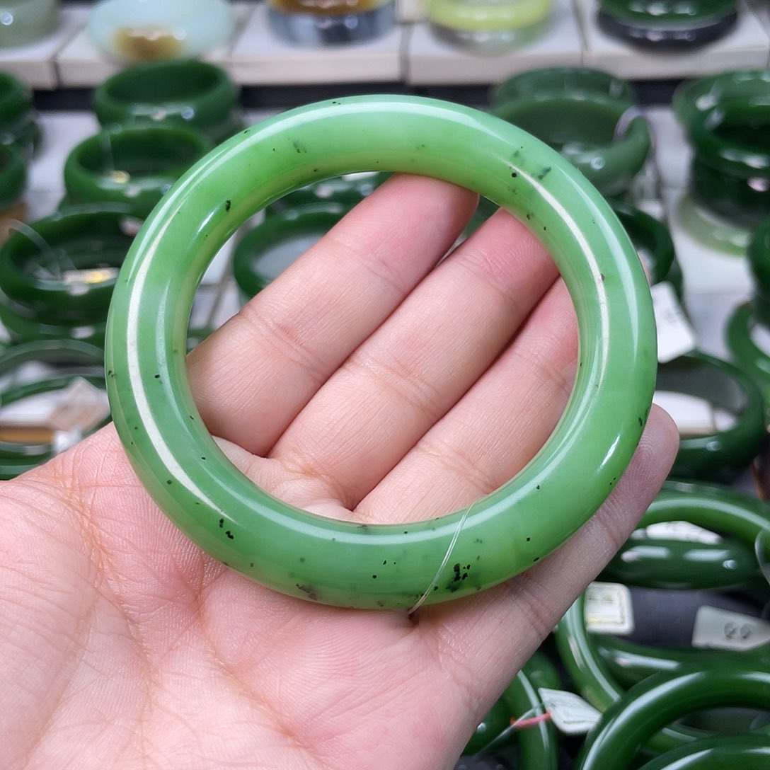 和田玉（碧玉）未镶嵌手镯